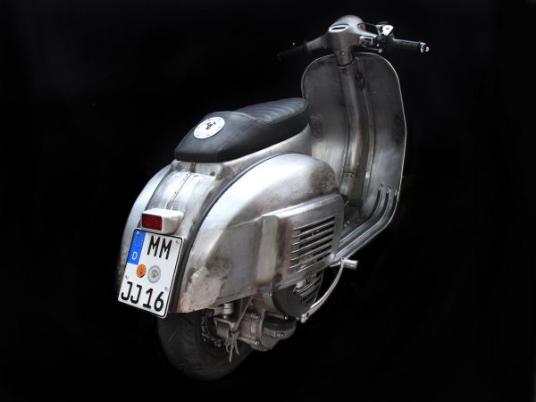 Vorschau: Custom Vespa Superlow Series 306 Vorschau: Custom Vespa Superlow Series 306
