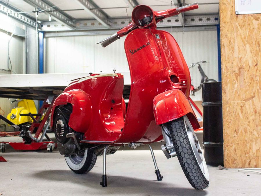Vespa V50 1. Serie Restauration