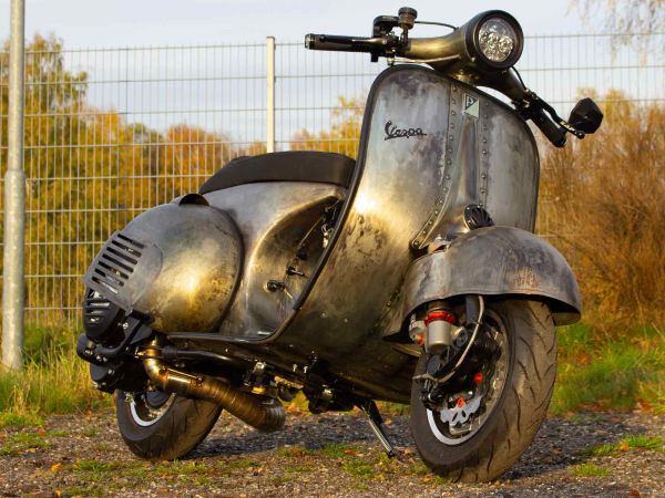 Custom Vespa SLS 300