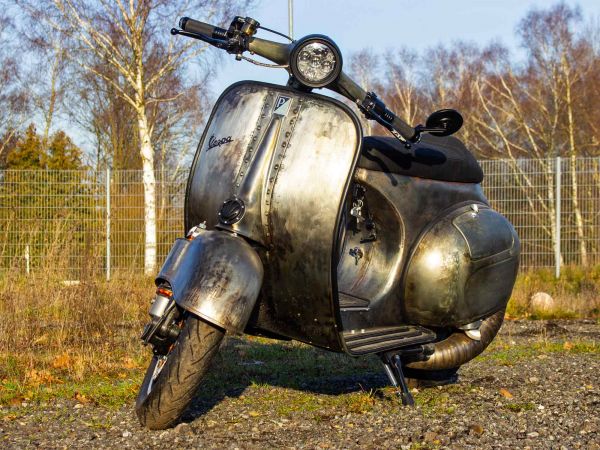 Custom Vespa SLS 300