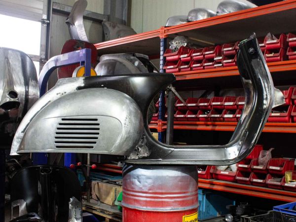 Vorschau: Custom Vespa VNB 244 Nero Daytona Metallic Vorschau: Custom Vespa VNB 244 Nero Daytona Metallic