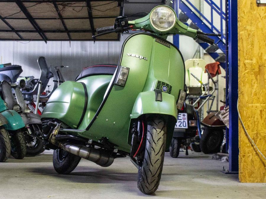 Custom Vespa PX 244 Grün