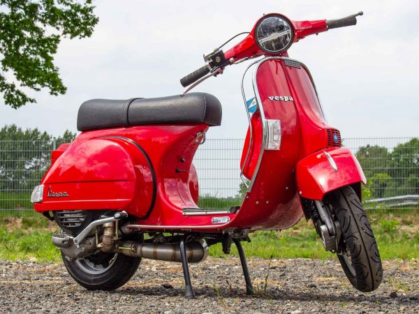 Vorschau: Custom Vespa PX 244 rot Vorschau: Custom Vespa PX 244 rot