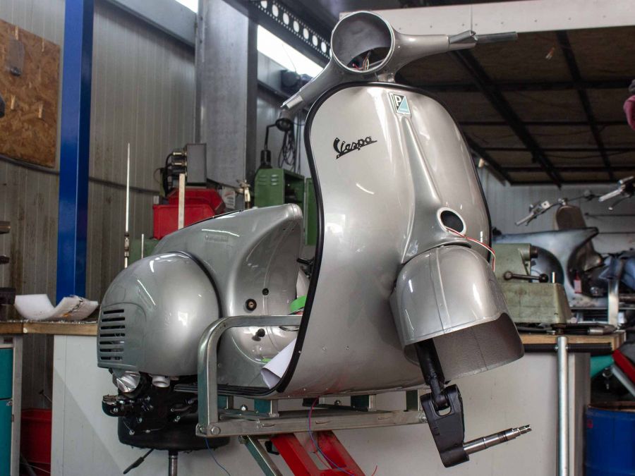 Vespa VNB 244 Mercedes Silbergrau
