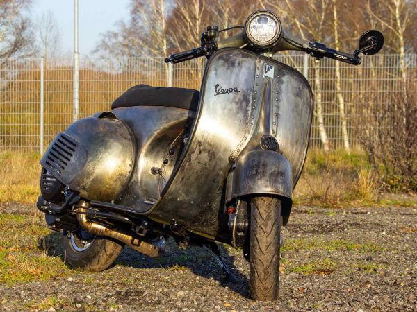 Custom Vespa SLS 300