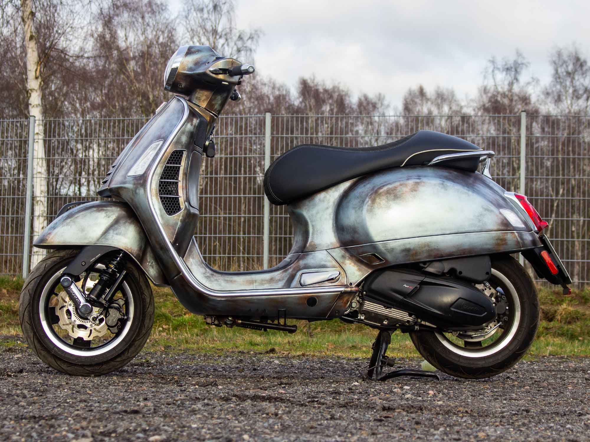 Custom Vespa GTS 300 HPE | VESPA GTS 300 | Scooter & Service