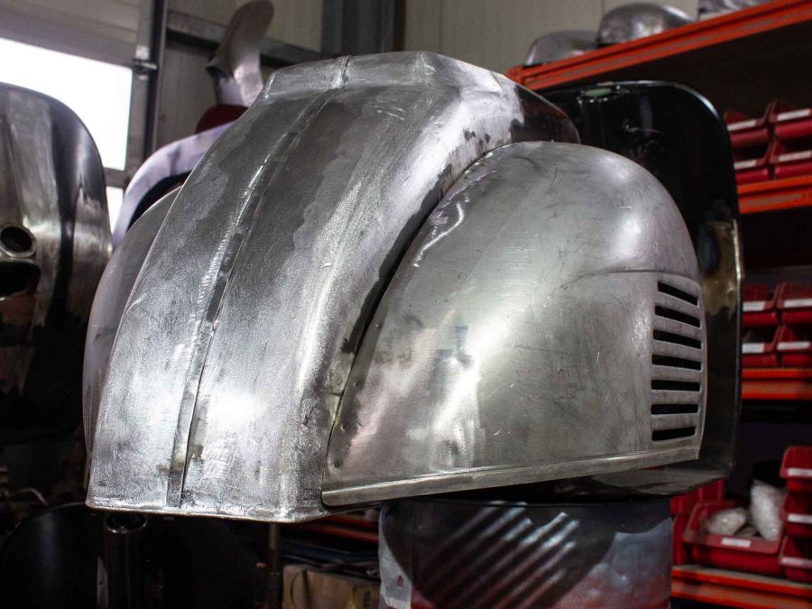 Custom Vespa VNB 244 Nero Daytona Metallic