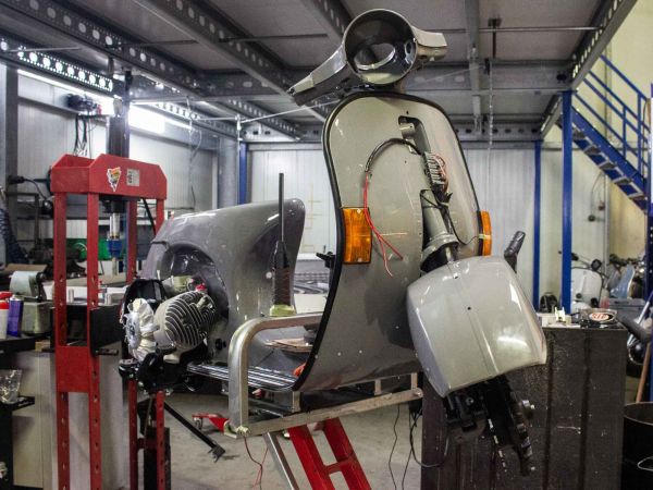 Vorschau: Custom Vespa PX 221 Sport Vorschau: Custom Vespa PX 221 Sport