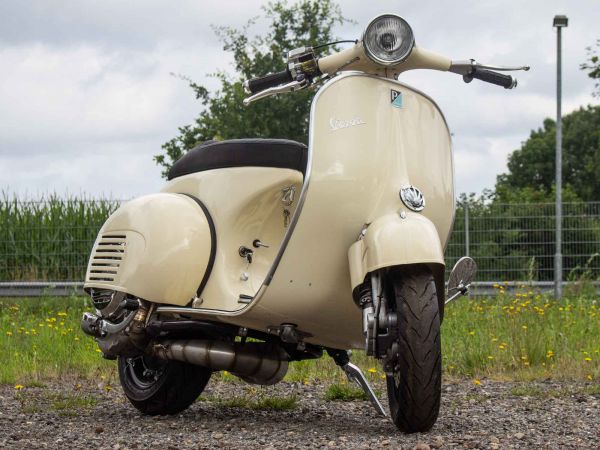 Vorschau: Custom Vespa VNB 244 Avorio 909 Vorschau: Custom Vespa VNB 244 Avorio 909