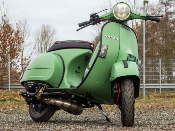Vorschau: Custom Vespa PX 244 Grün Vorschau: Custom Vespa PX 244 Grün