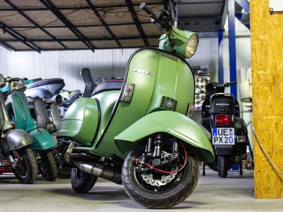 Custom Vespa PX 244 Grün