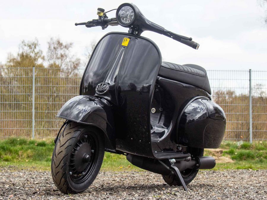Custom Vespa VNB 244 Nero Daytona Metallic