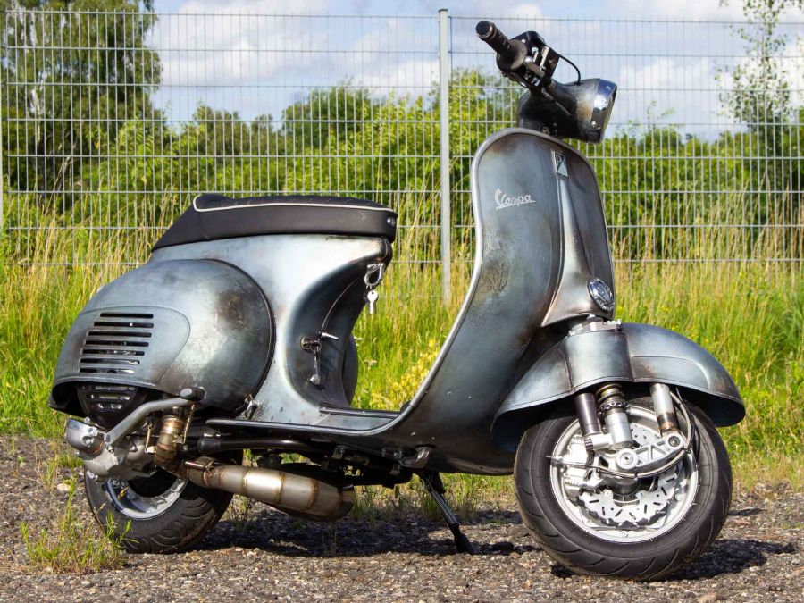 Custom Vespa VNB 244 Rawstyle
