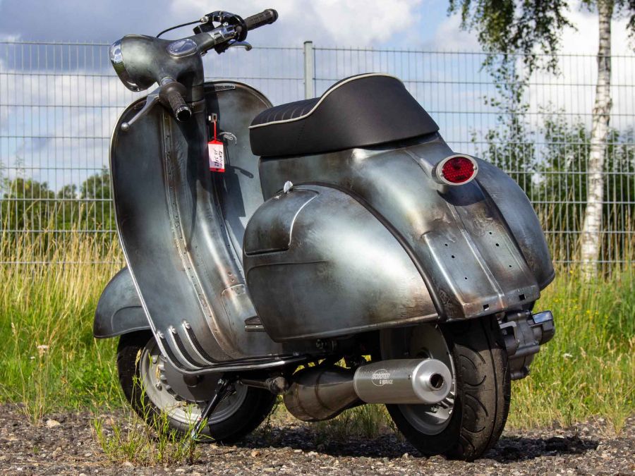 Custom Vespa VNB 244 Rawstyle