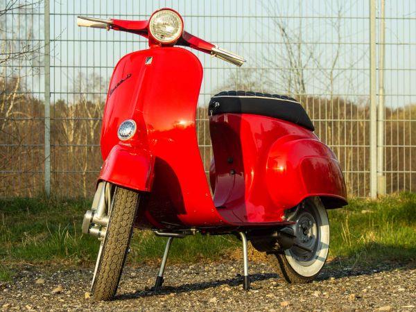 Vorschau: Vespa V50 1. Serie Restauration Vorschau: Vespa V50 1. Serie Restauration
