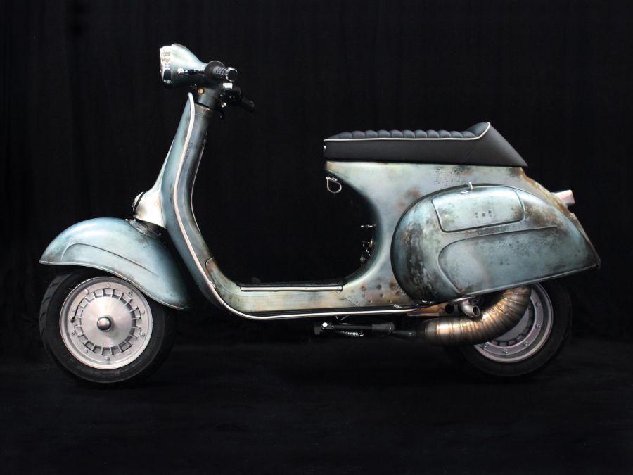 Custom Vespa VNB 260 Azzurro Metallizzato