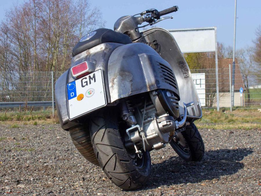 Custom Vespa Superlow Series 306