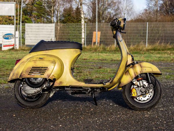 Vorschau: Vespa V50 Rawstyle Vorschau: Vespa V50 Rawstyle