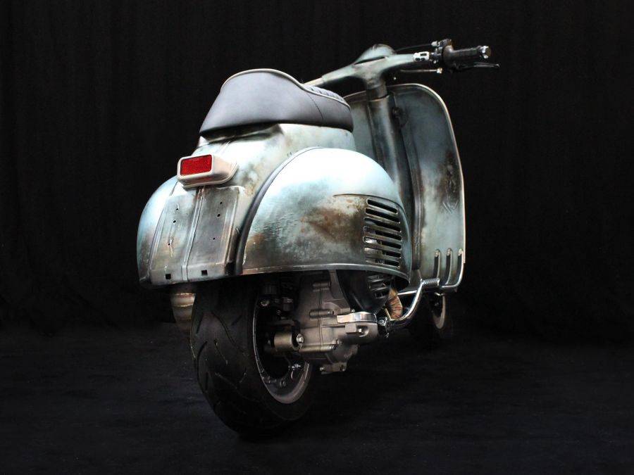 Custom Vespa VNB 260 Azzurro Metallizzato