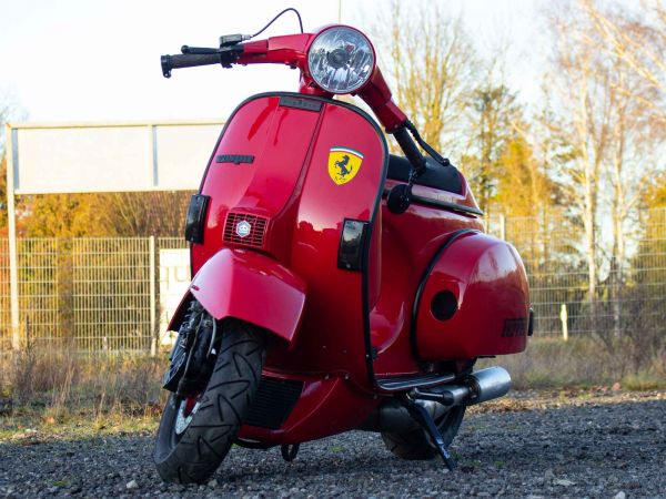 Vorschau: Vespa PX 244 Ferrari Vorschau: Vespa PX 244 Ferrari