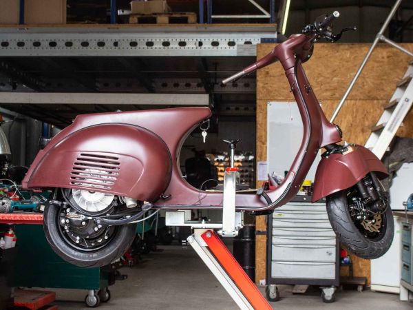Vorschau: Vespa VNB 244 Schwarzrot Vorschau: Vespa VNB 244 Schwarzrot