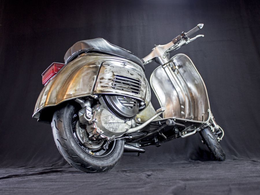 VESPA 50 N RAWSTYLE RACER
