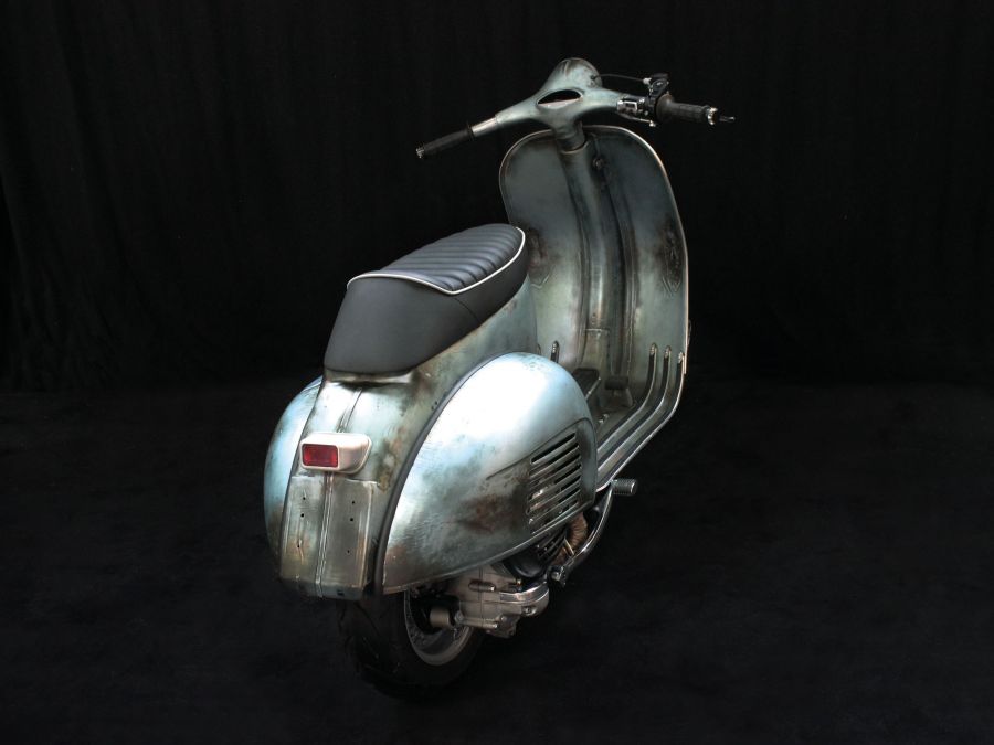 Custom Vespa VNB 260 Azzurro Metallizzato