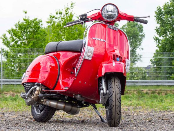 Vorschau: Custom Vespa PX 244 rot Vorschau: Custom Vespa PX 244 rot