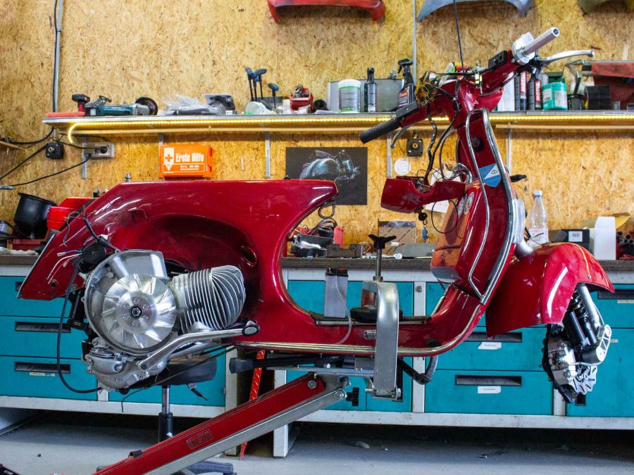Custom Vespa PX 244 rot
