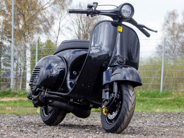 Vorschau: Custom Vespa VNB 244 Nero Daytona Metallic Vorschau: Custom Vespa VNB 244 Nero Daytona Metallic