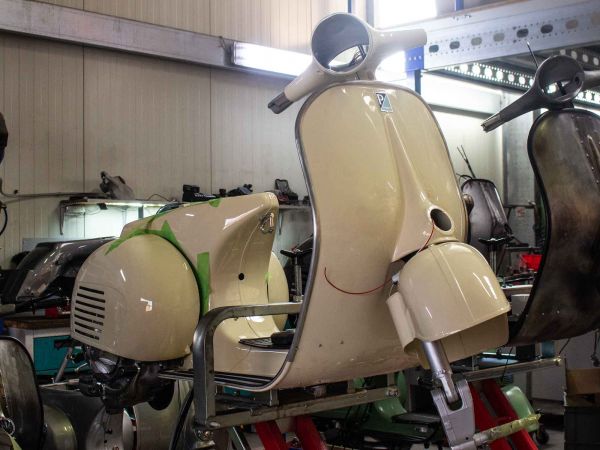 Vorschau: Custom Vespa VNB 125 Avorio 909 Vorschau: Custom Vespa VNB 125 Avorio 909