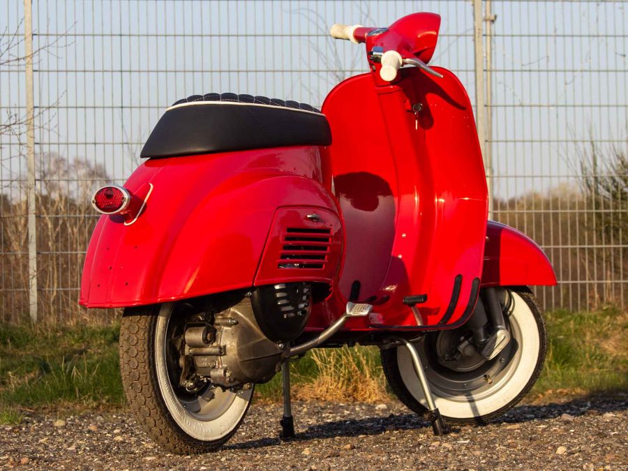 Vespa V50 1. Serie Restauration