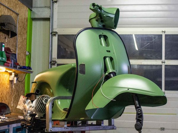 Vorschau: Custom Vespa PX 244 Grün Vorschau: Custom Vespa PX 244 Grün