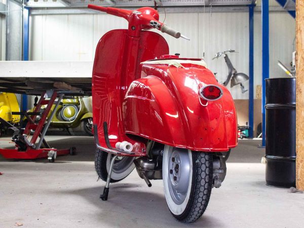 Vorschau: Vespa V50 1. Serie Restauration Vorschau: Vespa V50 1. Serie Restauration