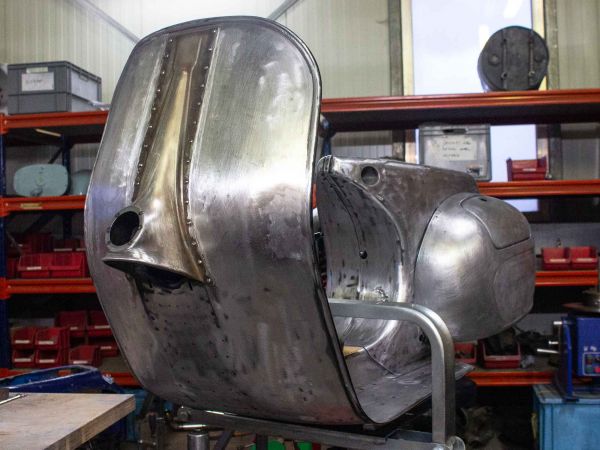 Vorschau: Custom Vespa VNB 306 Rawstyle Vorschau: Custom Vespa VNB 306 Rawstyle