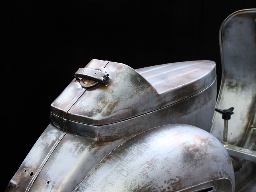 Vespa Rawstyle Lackierung und Rennauspuff-Sonderanfertigung