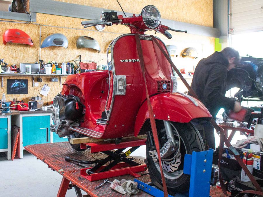 Custom Vespa PX 244 rot