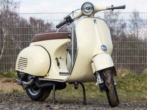 Vorschau: Custom Vespa VNB 125 Avorio 909 Vorschau: Custom Vespa VNB 125 Avorio 909