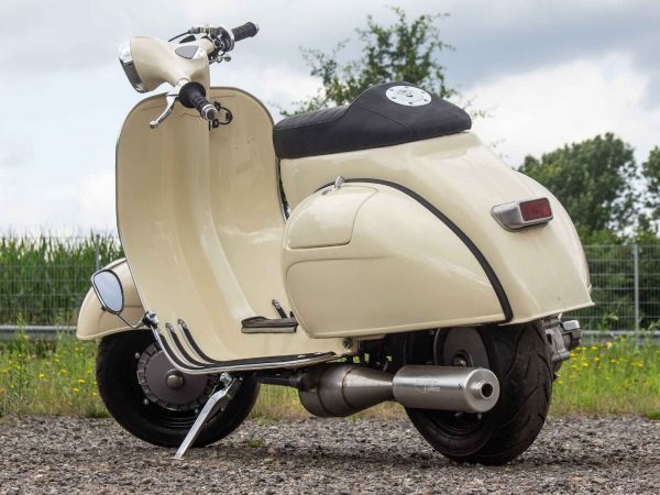 Vorschau: Custom Vespa VNB 244 Avorio 909 Vorschau: Custom Vespa VNB 244 Avorio 909