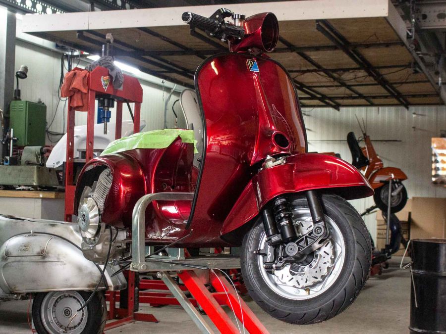 Custom Vespa V 200 Superlow