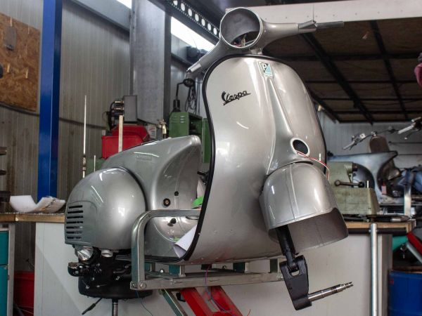 Vorschau: Vespa VNB 244 Mercedes Silbergrau Vorschau: Vespa VNB 244 Mercedes Silbergrau