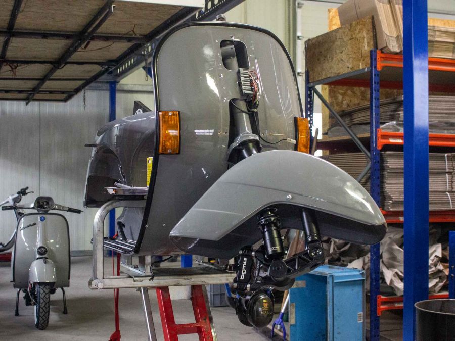 Custom Vespa PX 221 Sport