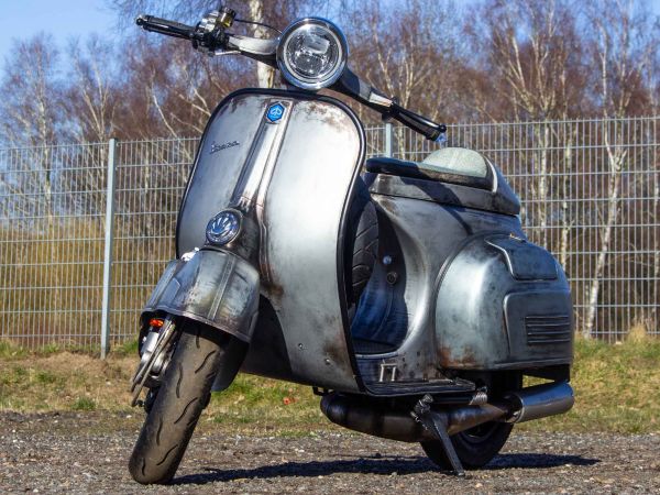 Vorschau: Custom Vespa Sprint 221 Rawstyle Vorschau: Custom Vespa Sprint 221 Rawstyle